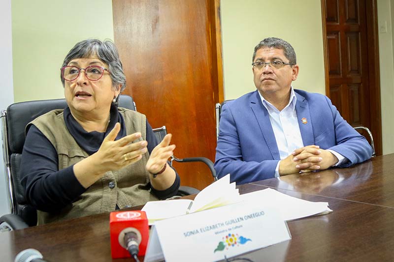 Ministra de Cultura y Alcalde de Huamanga dan a conocer medidas preventivas frente al Coronavirus