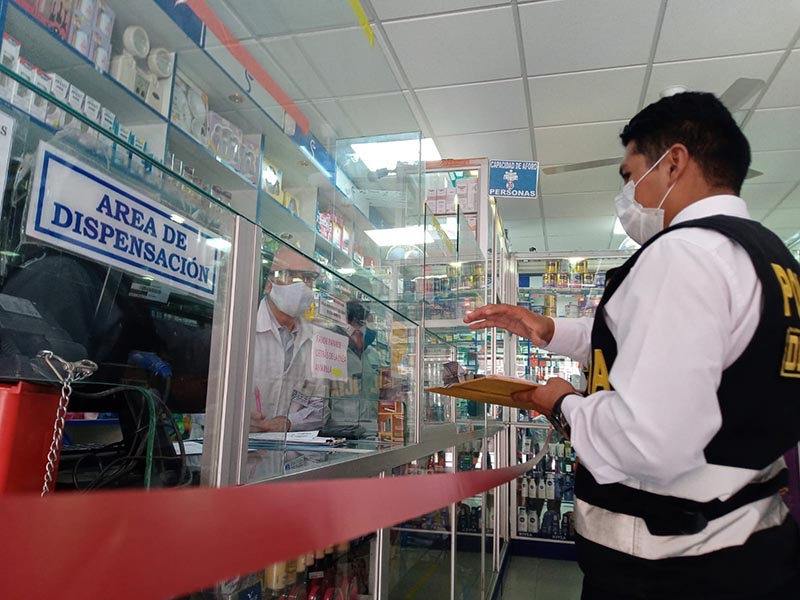 Se realizó operativo articulado en farmacias de Huamanga