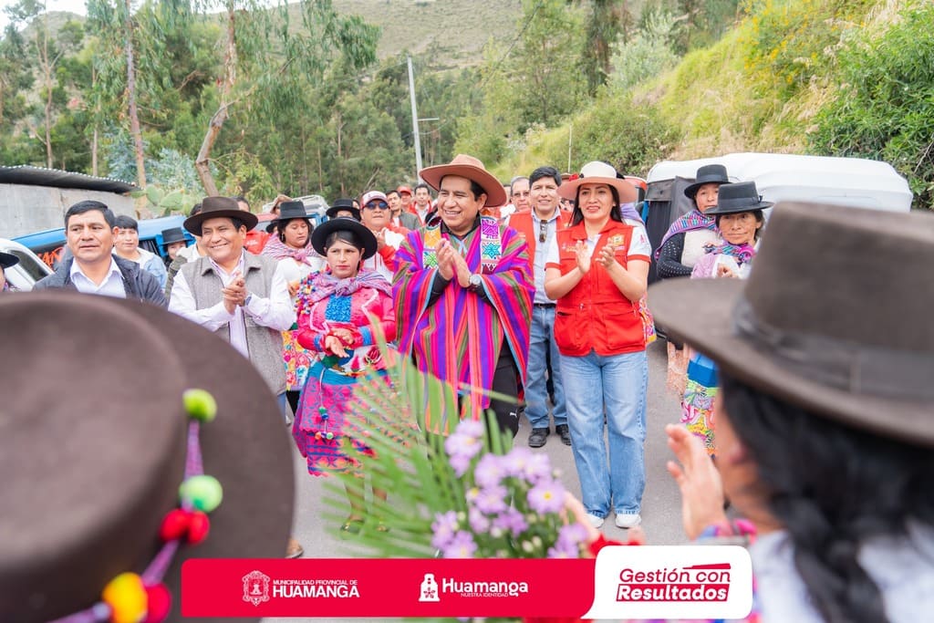 VINCHOS, EL DISTRITO MÁS GRANDE DE HUAMANGA, YA CUENTA CON UN MODERNO CAMPO FERIAL GRACIAS AL ALCALDE JUAN CARLOS ARANGO