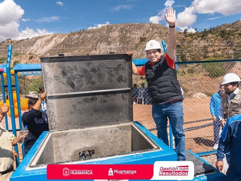 EL SUEÑO SE HIZO REALIDAD CHARANGUITO ASEGURA AGUA Y FUTURO PARA SACCSAMARCA